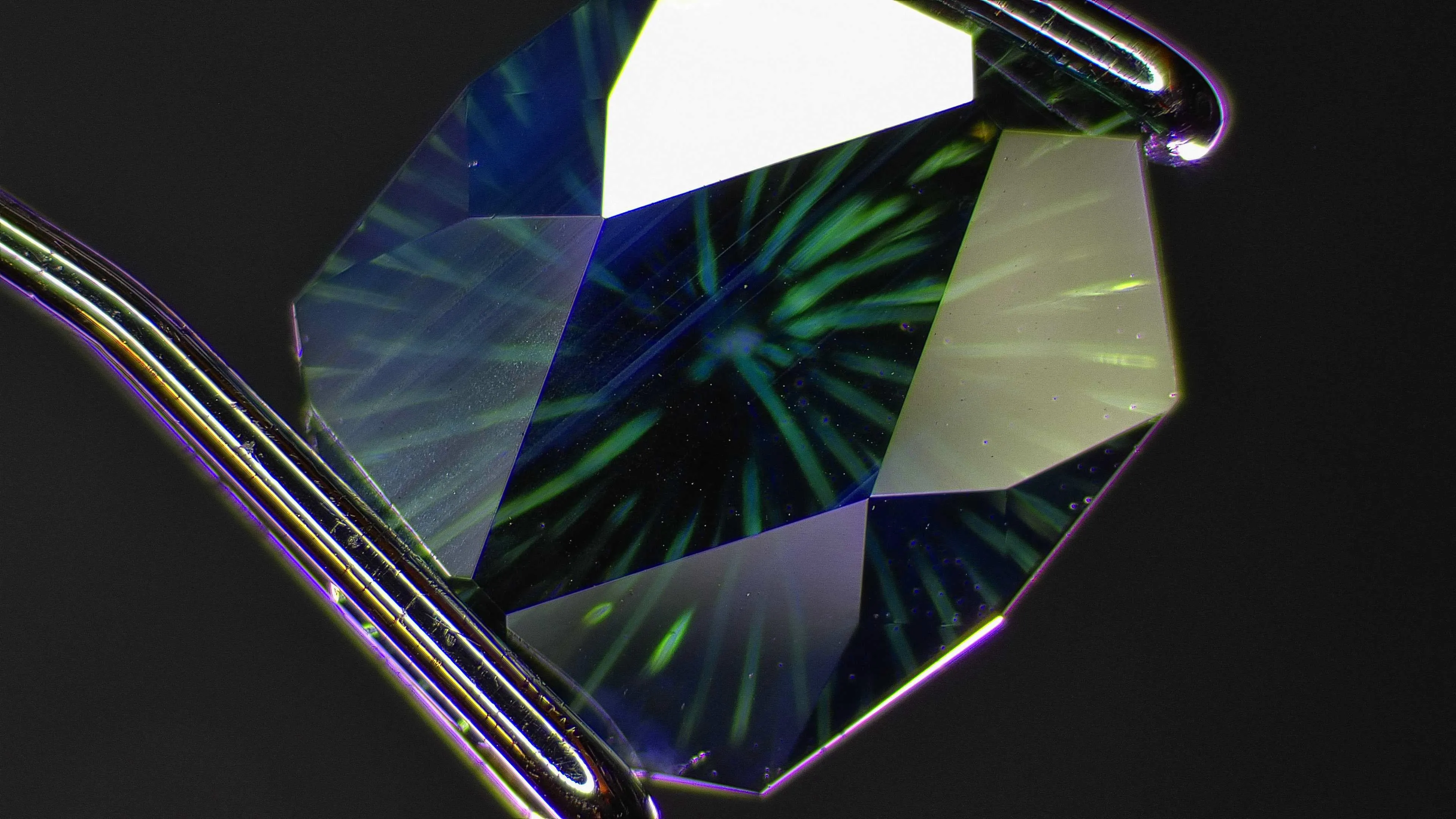 1 Carat Neon Blue/Green Sapphire Decagonal Cushion - 7x5.8mm, Fantasy Cut