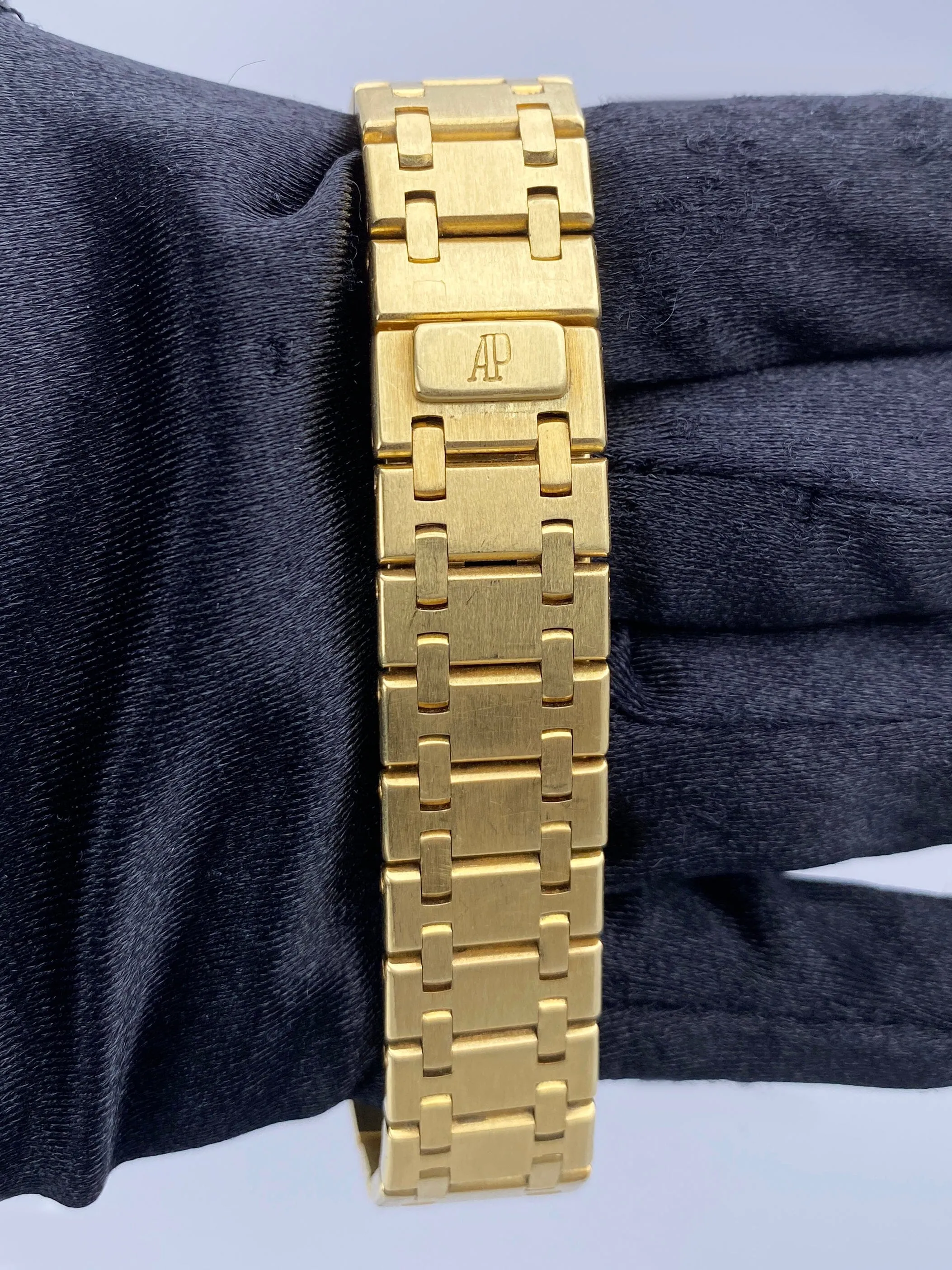 Audemars Piguet Royal Oak Cream Dial 18K Yellow Gold Ladies Watch