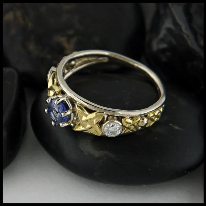 Ceylon Sapphire Celtic Ring