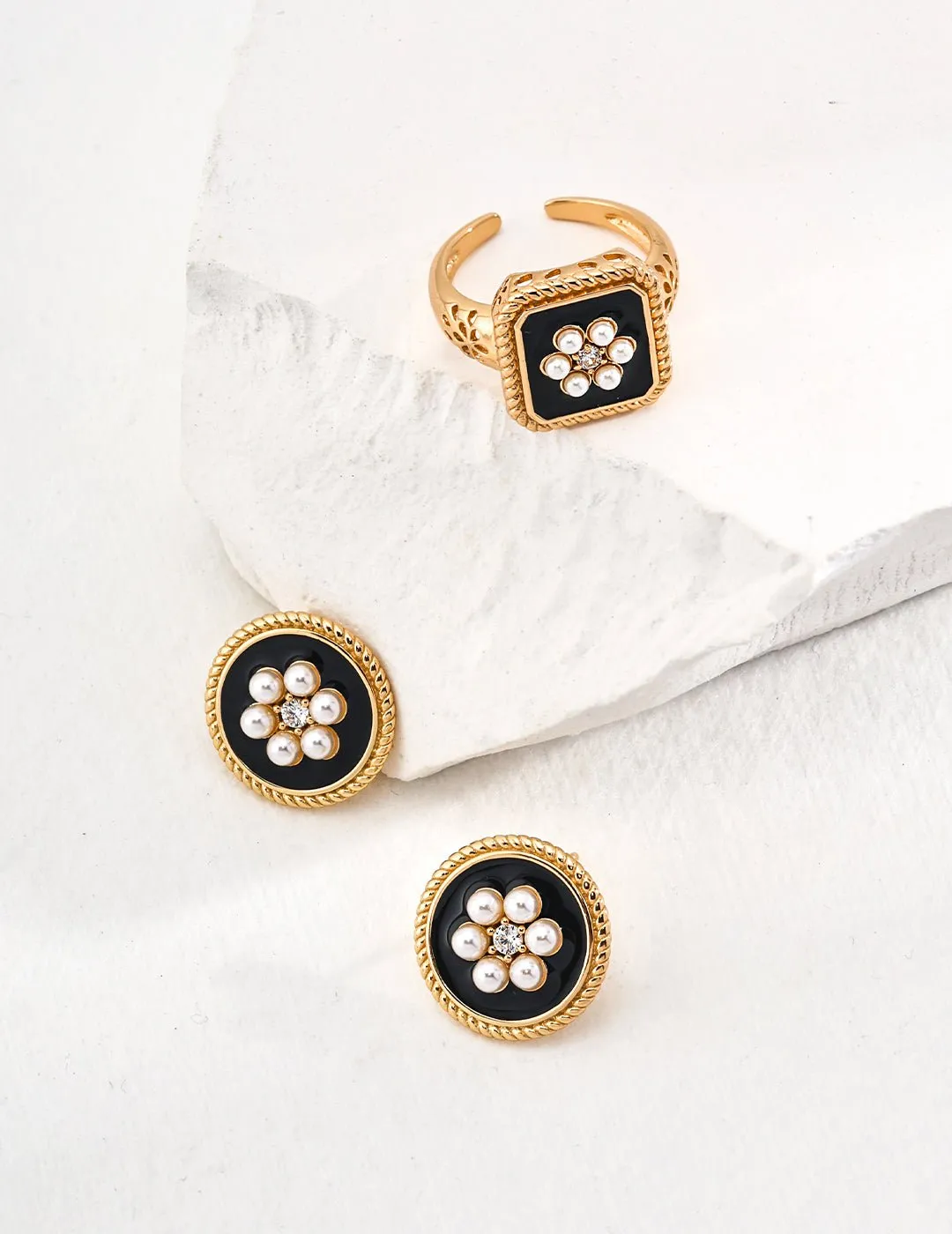 Classic Chanel-inspired Vintage Square Enamel Glazed Pearl Open Ring