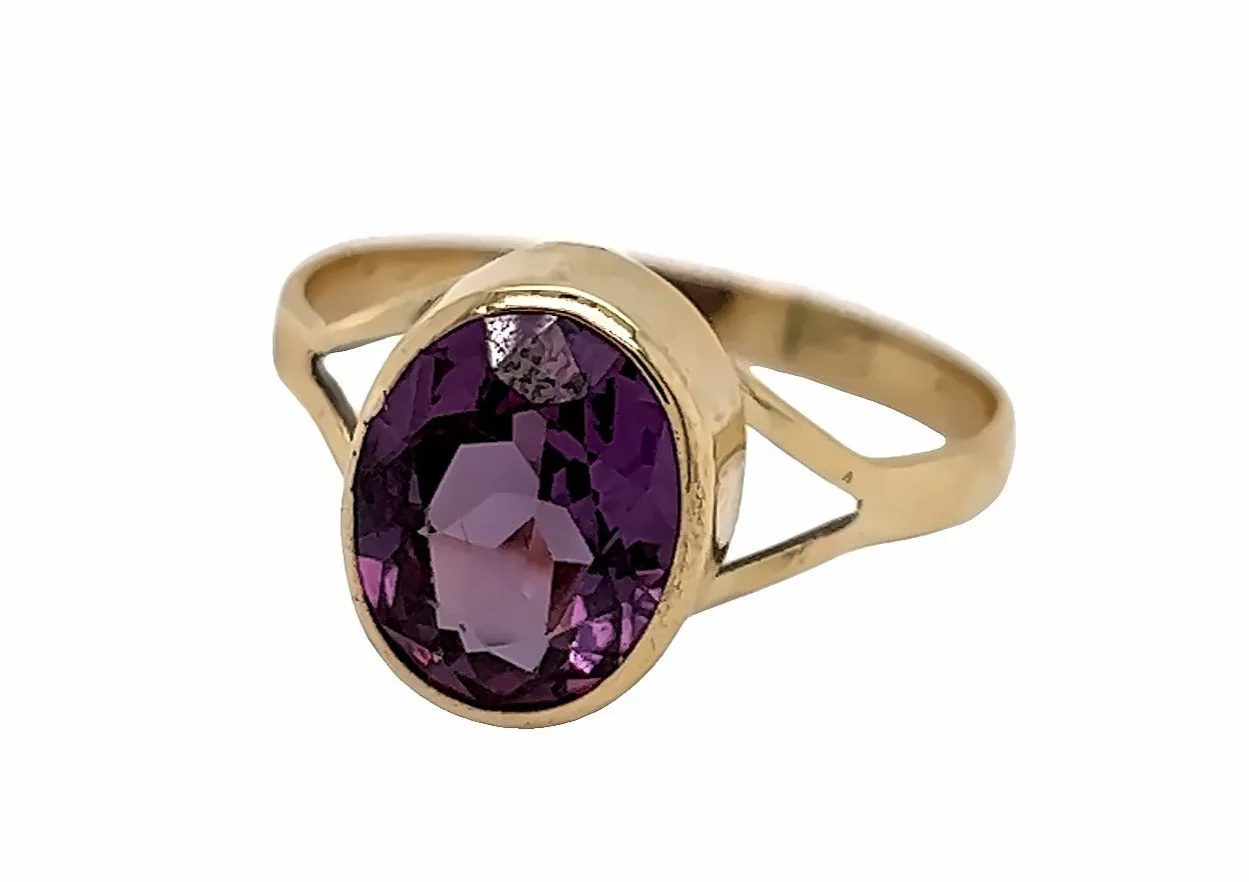 Colour Change Sapphire Yellow Gold Handmade Ring