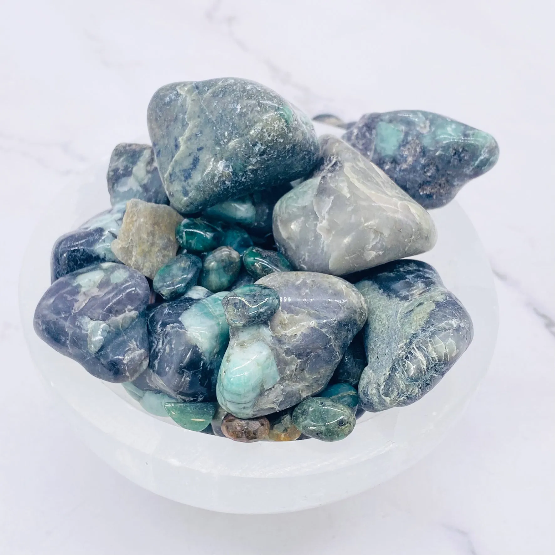 Emerald Tumble stone, Polished Emerald, Healing Crystal, Pocket Stone, Genuine Emerald, Crystal for Love and Cleansing, Stone of Love