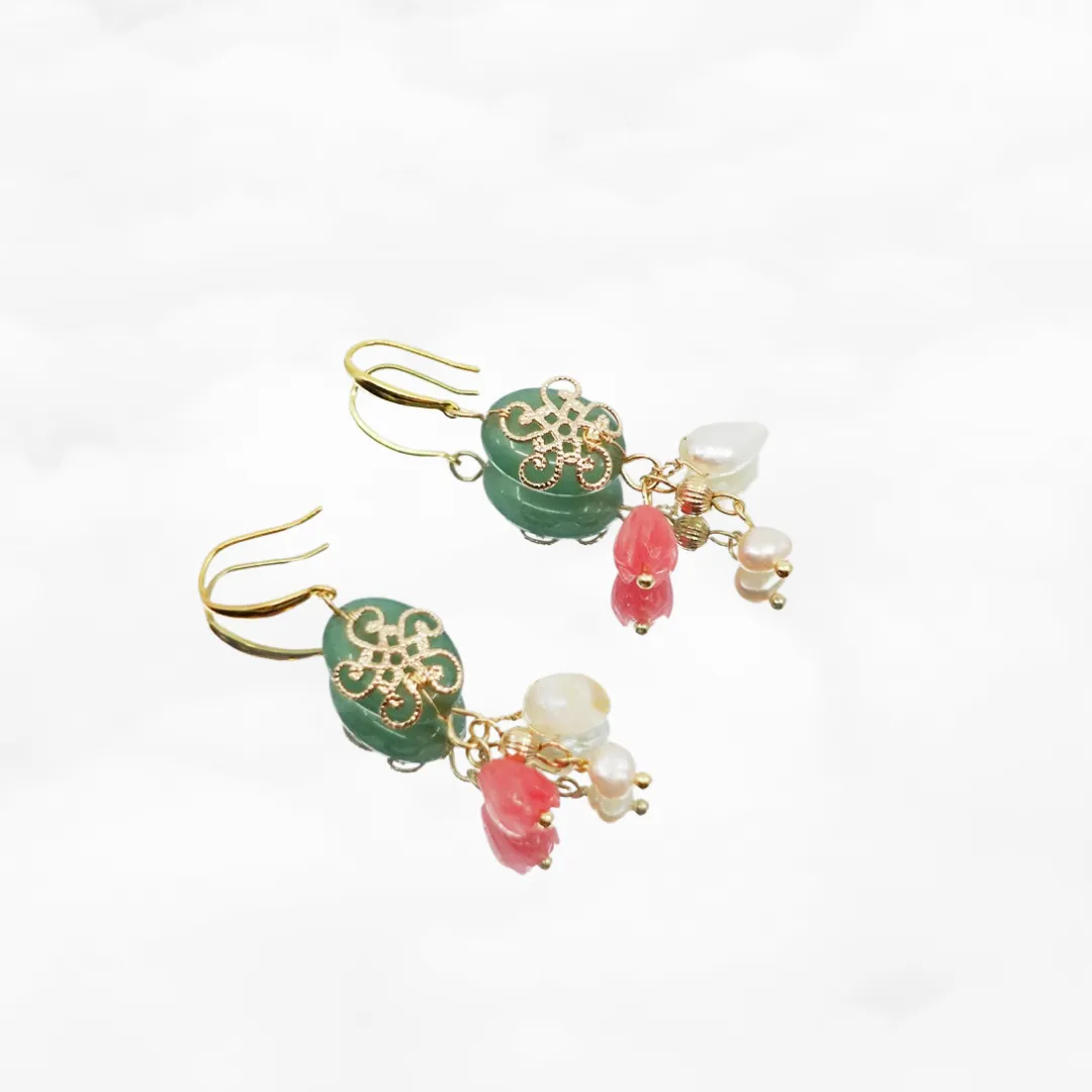 Gold Filigree Flower Avenrutine Earrings