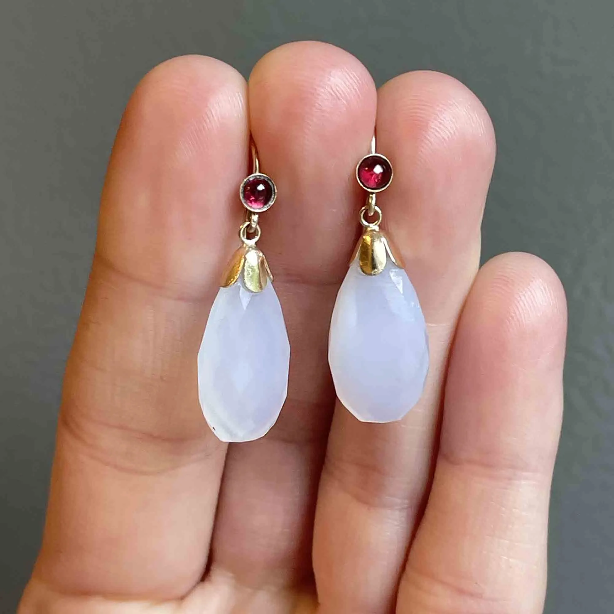 Vintage Gold Garnet Chalcedony Drop Earrings