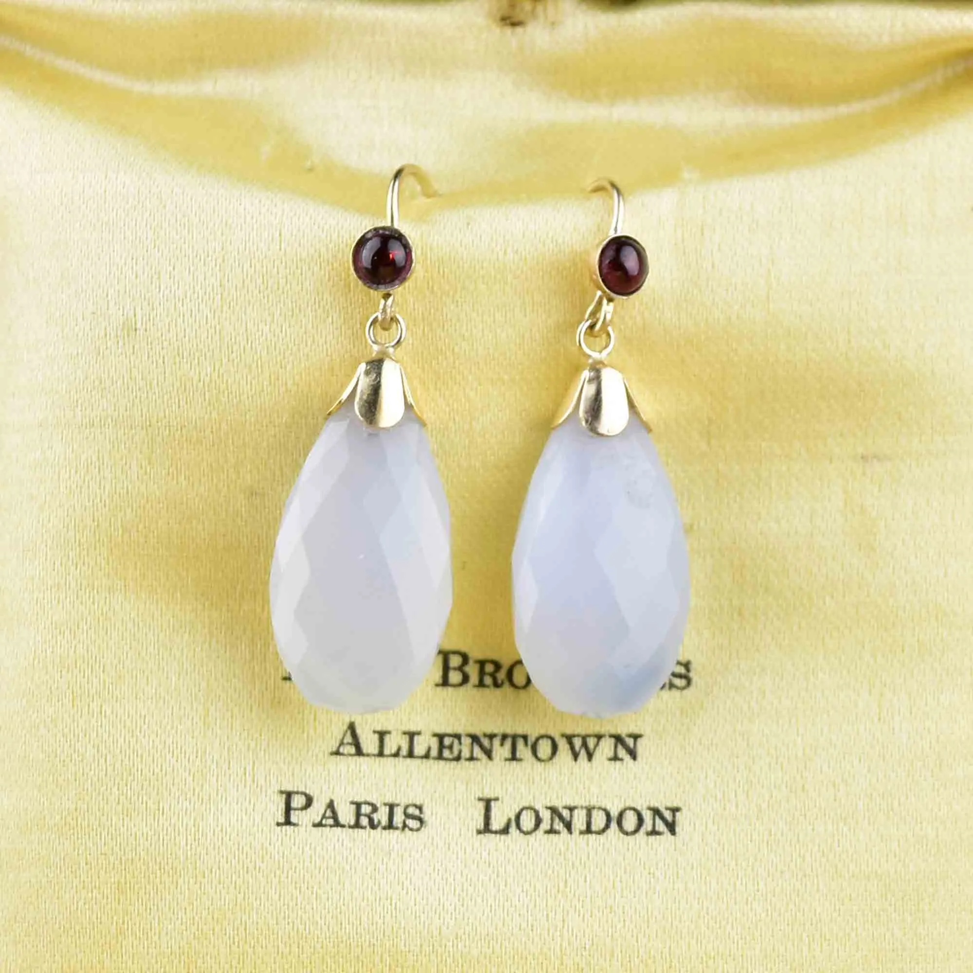 Vintage Gold Garnet Chalcedony Drop Earrings