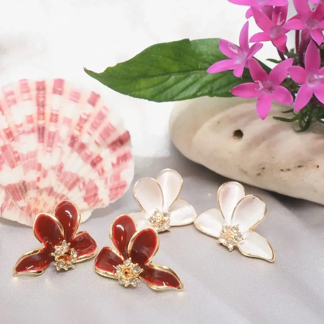 White Radiance Sparkle Petal Earrings